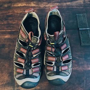 Keen sandals brown red